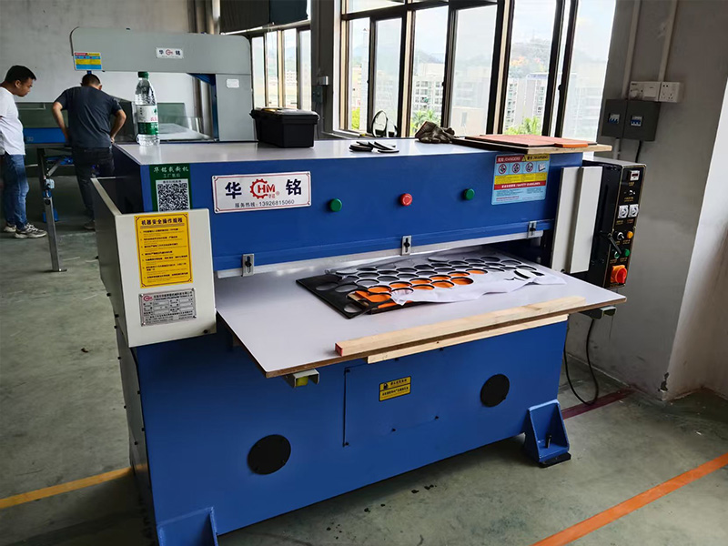 液壓精密四柱裁斷機(jī)